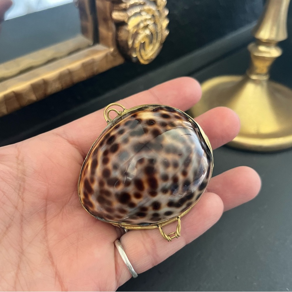 SALE!! Tom Ford Solid Perfume Shell - Picture 2 of 7